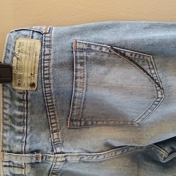 Classic Denim Lightwash Boot-Cut Fit Jeans - Picture 5 of 10